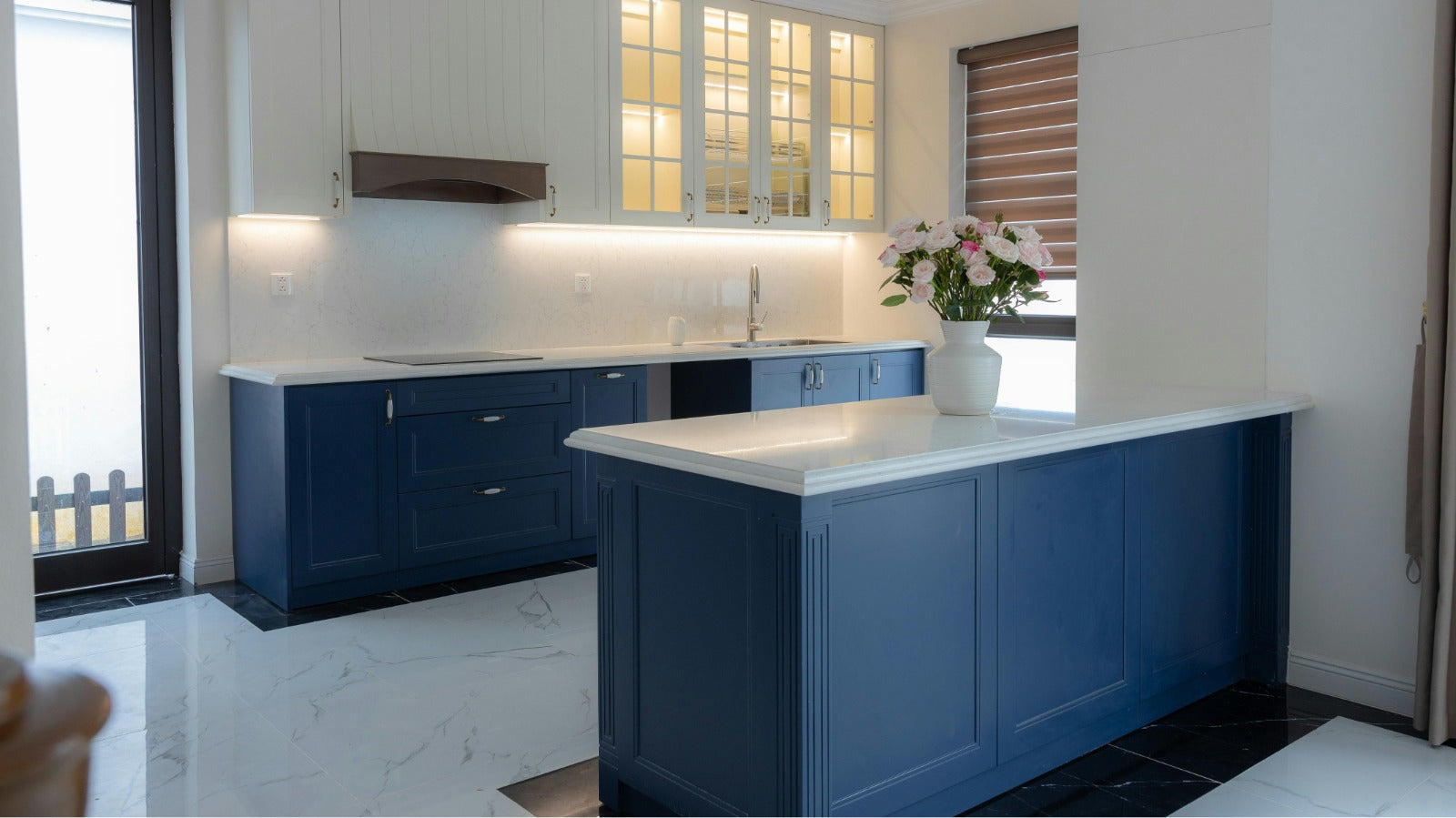 Sell With Shak hero slide